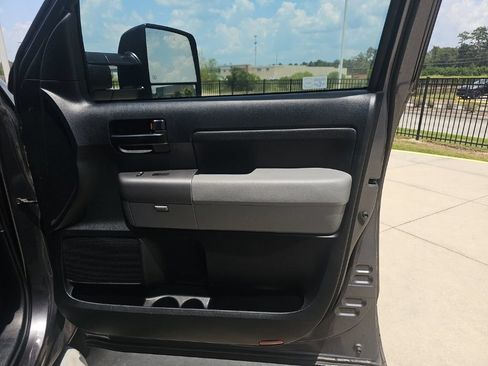 Used 2011 Toyota Tundra 2WD CrewMax w/ SR5 Pkg image 19