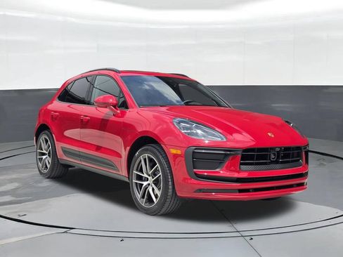 New 2026 Porsche Macan AWD/4WD image 5
