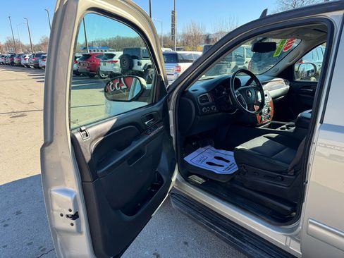 Used 2013 Chevrolet Suburban LS w/ Convenience Package 1 image 15