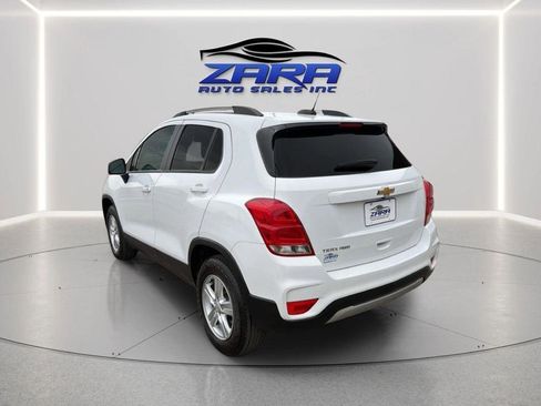 Used 2022 Chevrolet Trax LT w/ LT Convenience Package image 5