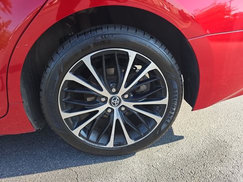 Used 2019 Toyota Camry SE FWD image 33