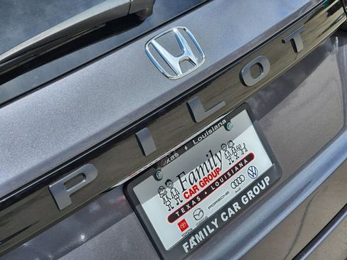 Used 2025 Honda Pilot EX-L image 8