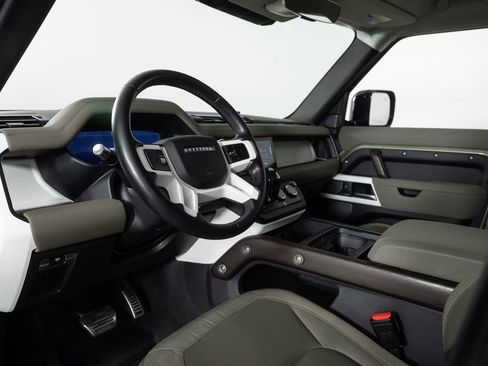 Used 2020 Land Rover Defender 110 S image 12