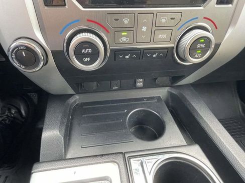 Used 2016 Toyota Tundra Limited image 27