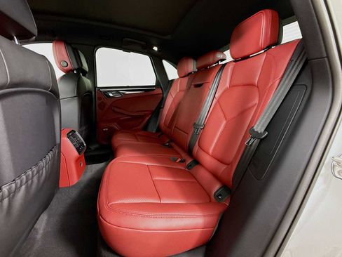 New 2026 Porsche Macan image 24