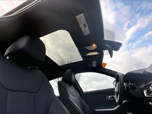 Used 2021 BMW 330i Sedan w/ M Sport Package image 14