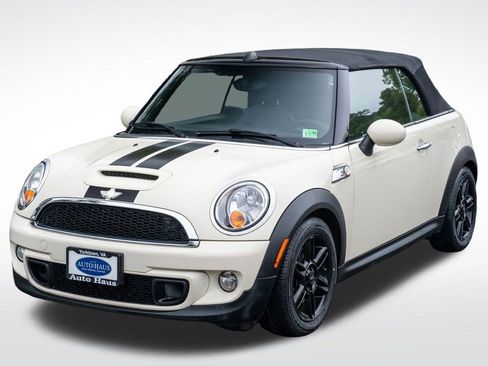 Used 2014 MINI Cooper S image 23