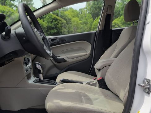 Used 2019 Ford Fiesta SE FWD image 11