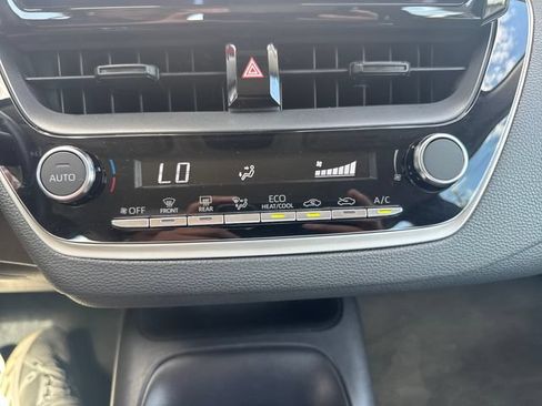 Used 2025 Toyota Corolla LE FWD image 24
