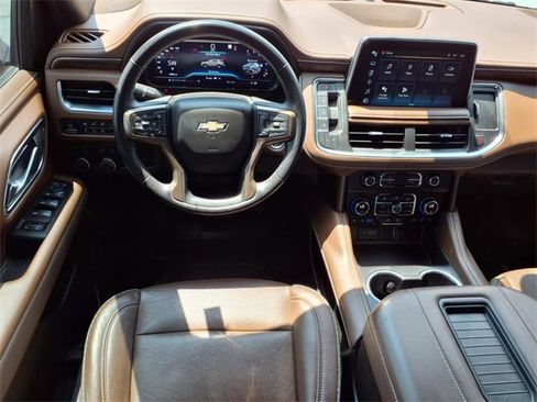 Used 2022 Chevrolet Tahoe High Country image 3