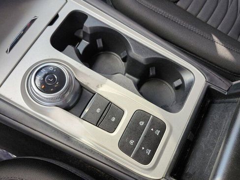 Used 2021 Ford Explorer XLT image 22