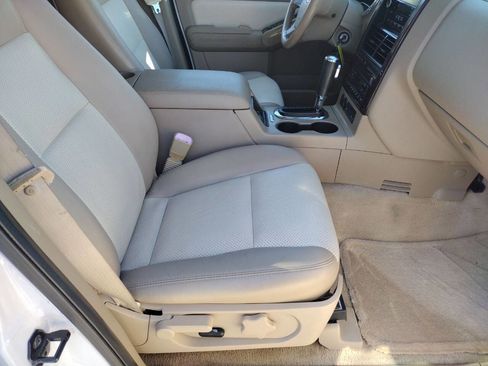 Used 2010 Ford Explorer Limited image 10