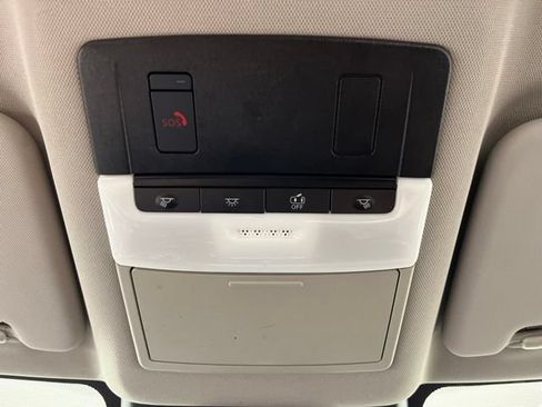 Used 2024 Nissan Rogue SV FWD image 33