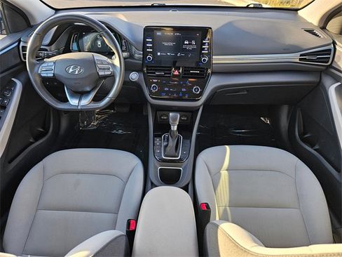 Used 2022 Hyundai Ioniq SE image 10