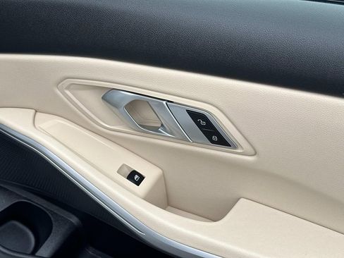 Used 2022 BMW 330i xDrive Sedan w/ Premium Package image 38