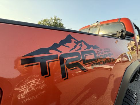 Used 2016 Toyota Tacoma TRD Off-Road w/ Towing Package AWD/4WD image 39