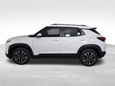 New 2026 Chevrolet TrailBlazer LT w/ LT Cold Weather Package FWD image 4