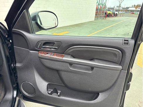 Used 2010 GMC Yukon Denali image 25