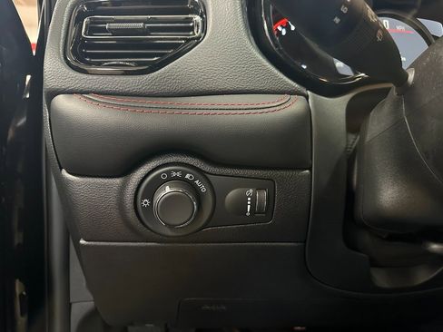 Certified 2025 Dodge Durango GT image 19