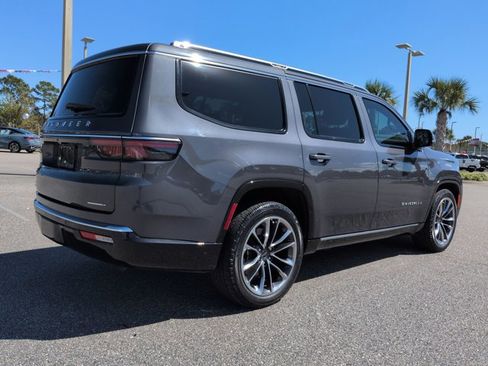 Used 2022 Jeep Wagoneer Series III w/ Premium Group I image 5