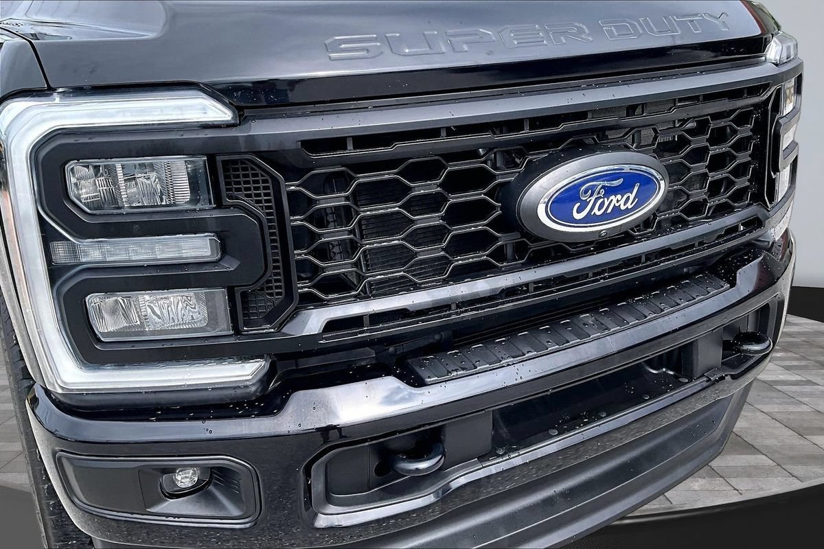 Used 2024 Ford F250 Lariat w/ Sport Appearance Package AWD/4WD image 36
