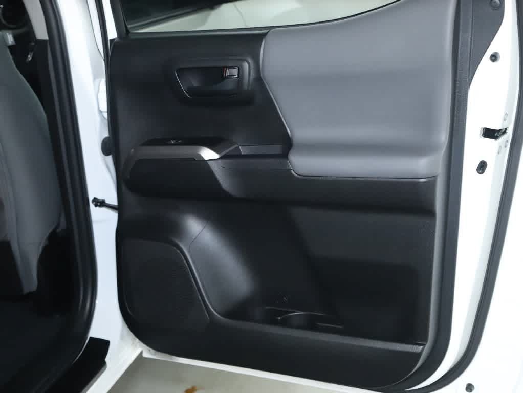 Certified 2023 Toyota Tacoma SR5 AWD/4WD image 30