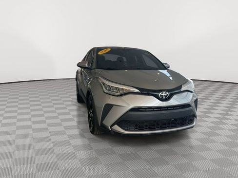 Used 2020 Toyota C-HR XLE image 3