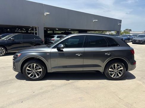 Used 2024 Audi Q5 2.0T Premium w/ Summer of Audi Package AWD/4WD image 9