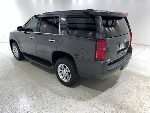 Used 2018 Chevrolet Tahoe LT w/ Luxury Package RWD image 3