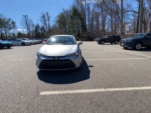 Used 2025 Toyota Corolla LE image 6