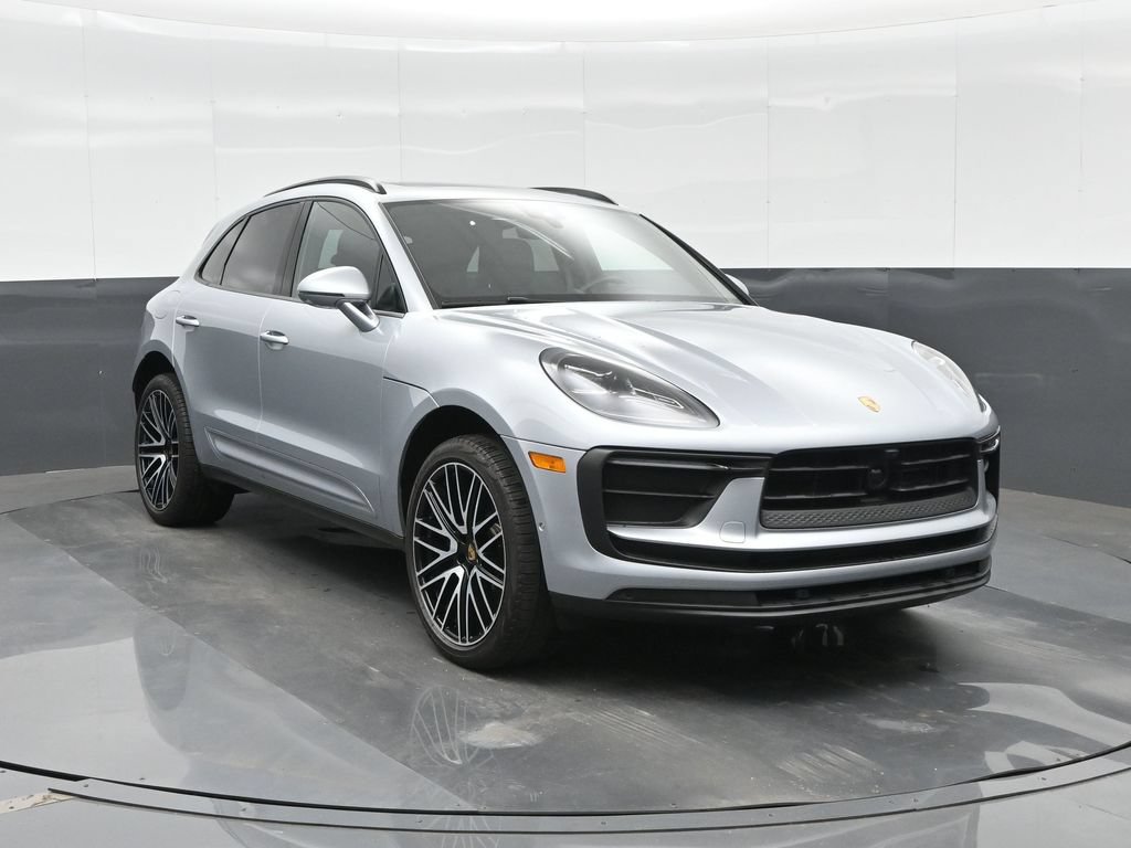 Certified 2024 Porsche Macan AWD/4WD image 11