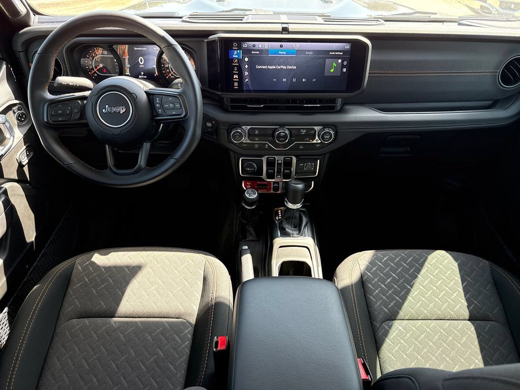 Used 2025 Jeep Gladiator Mojave AWD/4WD image 10