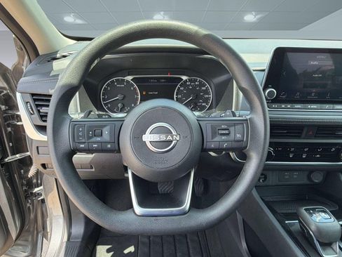 Used 2024 Nissan Rogue S AWD/4WD image 11