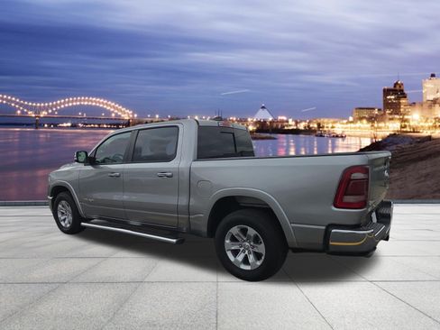 Used 2021 RAM 1500 Laramie AWD/4WD image 3