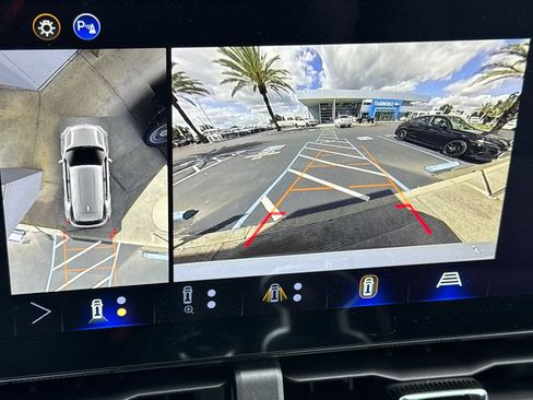 New 2026 Chevrolet Equinox LT w/ Safety and Technology Package FWD image 19