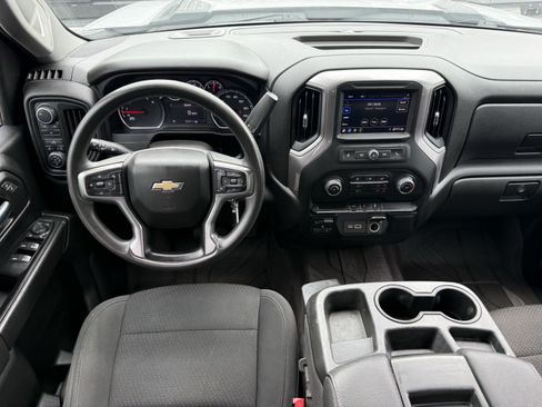 Used 2022 Chevrolet Silverado 2500 Custom w/ Custom Value Package AWD/4WD image 14
