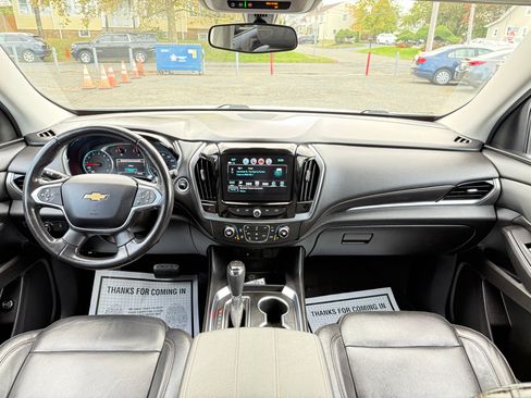 Used 2019 Chevrolet Traverse LT image 28