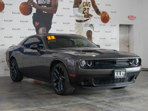Used 2023 Dodge Challenger SXT w/ Blacktop Package image 17