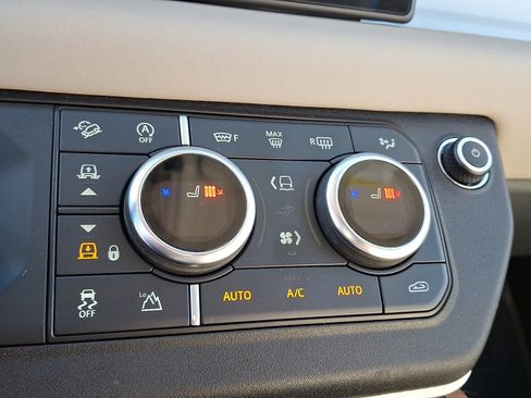 Used 2022 Land Rover Defender 110 SE image 26