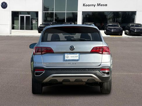 Used 2022 Volkswagen Taos SE FWD image 5