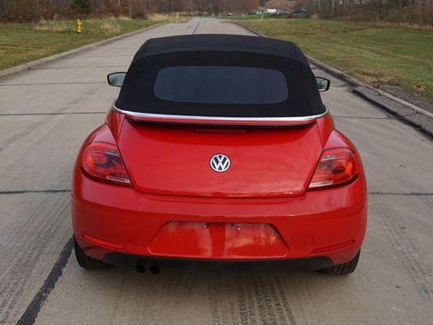 Used 2014 Volkswagen Beetle 2.5 image 31