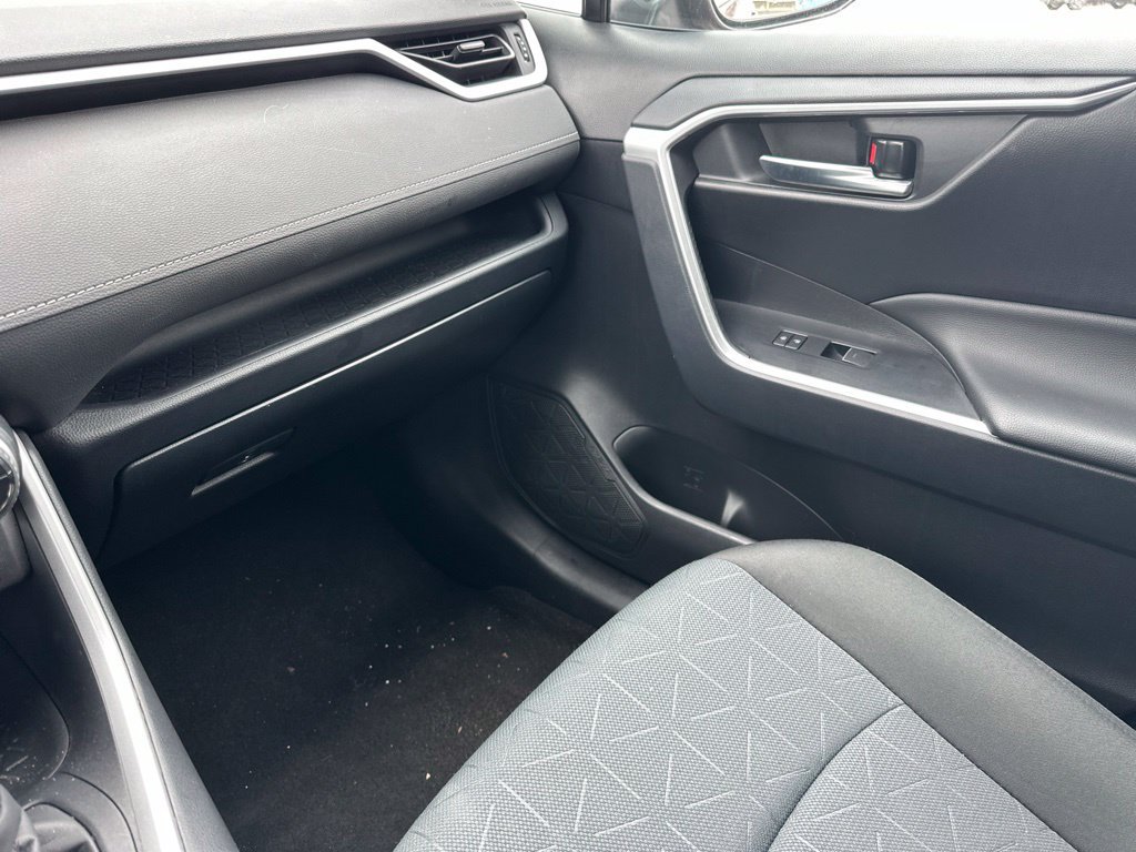 Used 2025 Toyota RAV4 XLE AWD/4WD image 50
