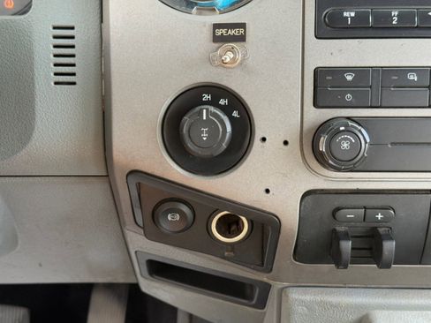 Used 2015 Ford F350 XLT w/ Snow Plow Prep Package image 26