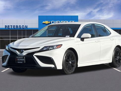 Used 2024 Toyota Camry SE FWD image 9