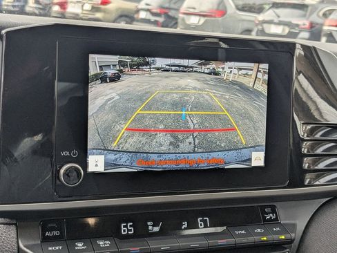 Used 2025 Toyota Camry LE image 21