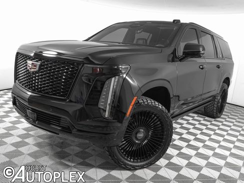 Used 2026 Cadillac Escalade ESV Sport w/ Touring Package image 1