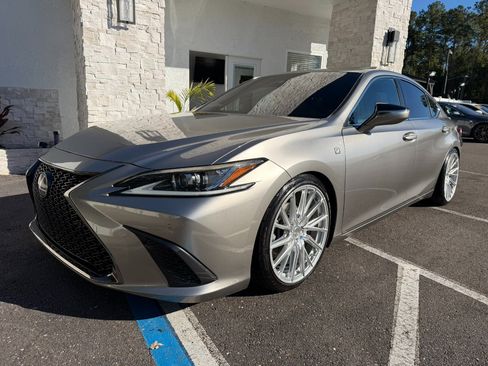 Used 2019 Lexus ES 350 F Sport image 3