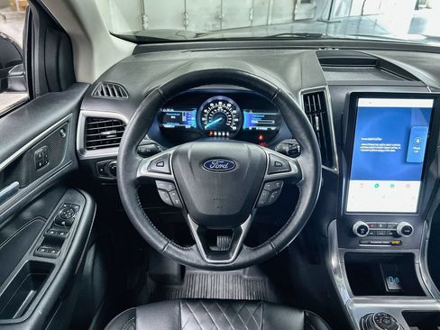 Used 2023 Ford Edge Titanium w/ Equipment Group 301A AWD/4WD image 18