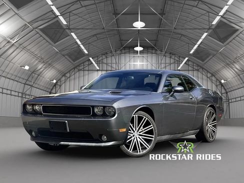 Used 2011 Dodge Challenger RWD image 21