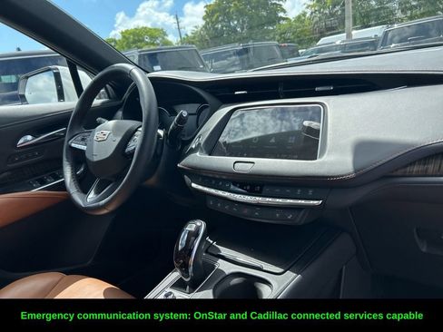 Used 2022 Cadillac XT4 Premium Luxury w/ Enhanced Visibility Package FWD image 27